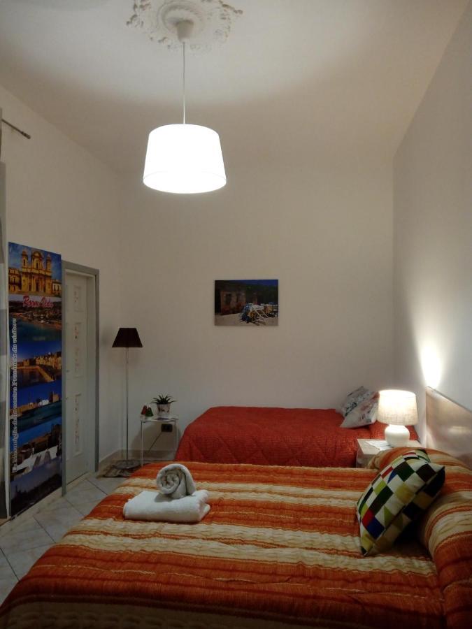 Ospitalita Barocca Room Vida Noto Kültér fotó
